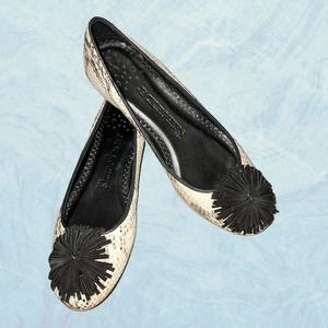 Jack Rogers Rosette Leather Pompom Cream/ Gray Snake Print Ballet Flat Sz 6B SB9